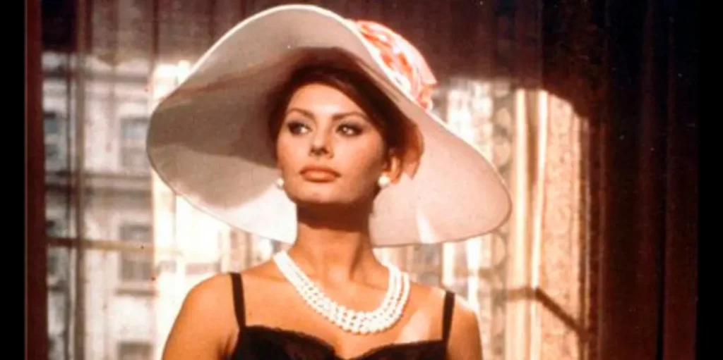 Sophia Loren con sombrero